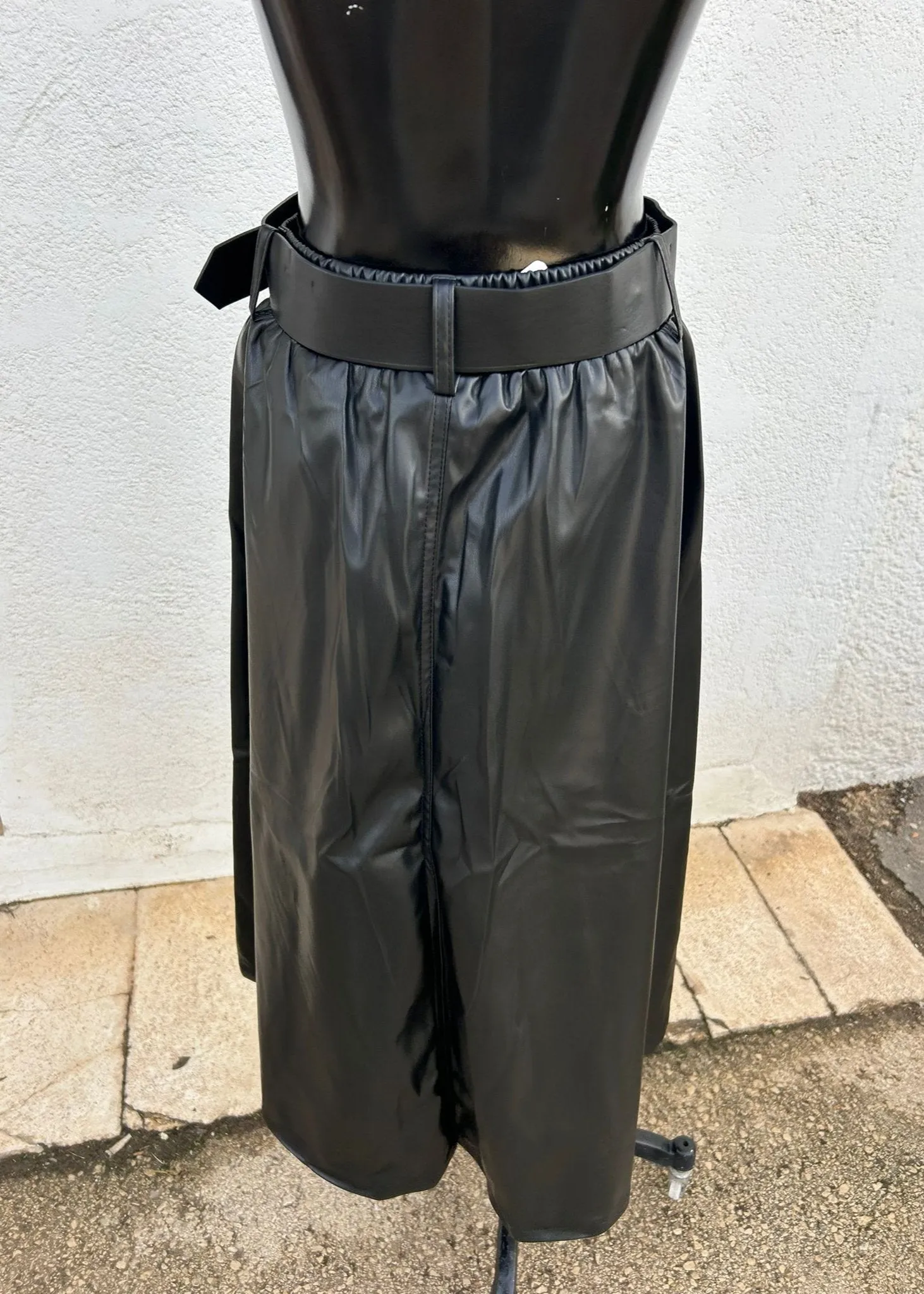 A-Line Poli Piel Skirt