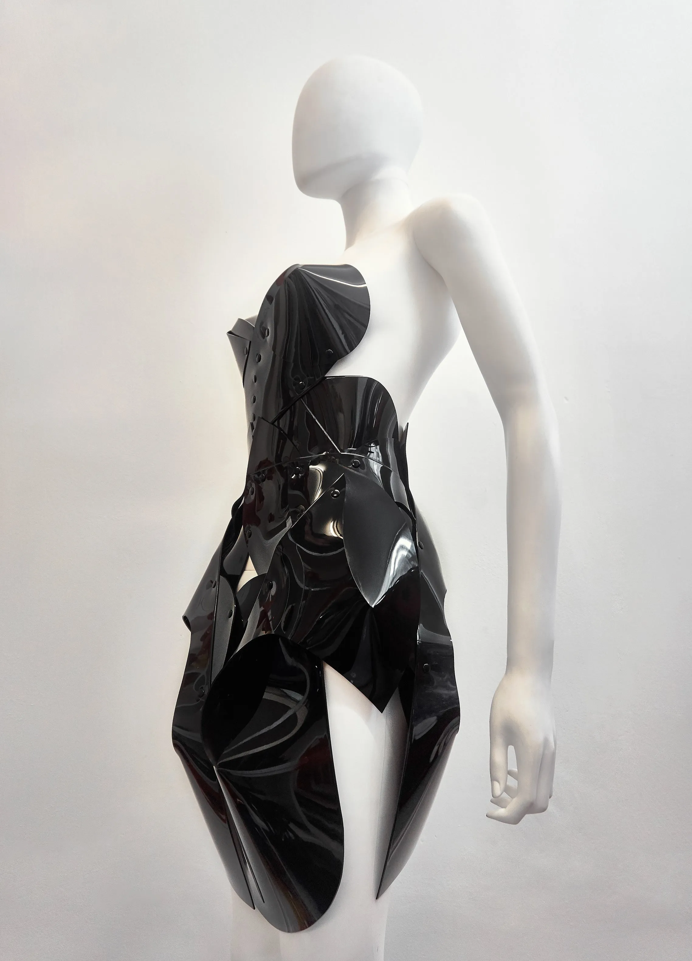 Sculpture Black Onna Bugeisha by Jivomir Domoustchiev