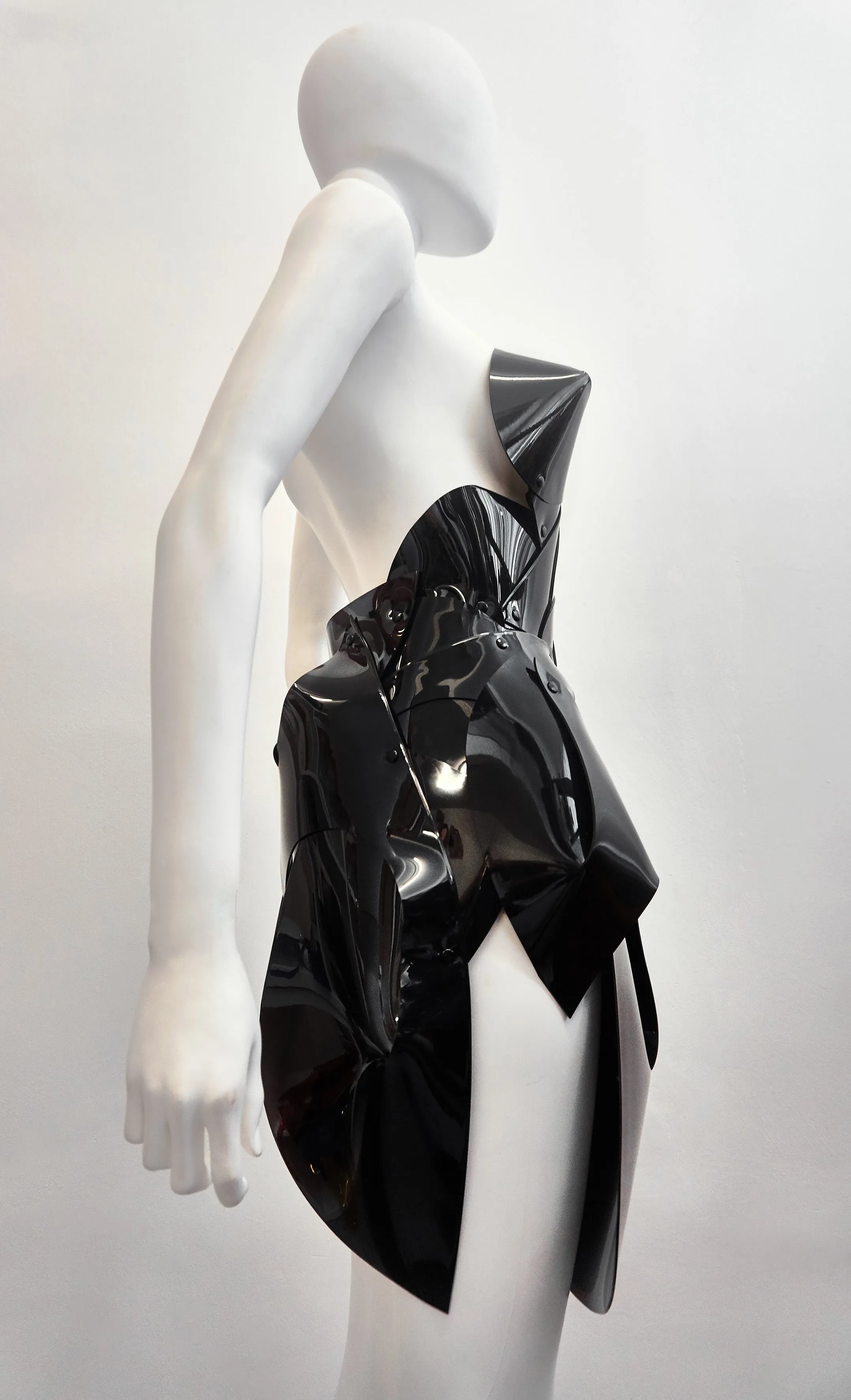 Sculpture Black Onna Bugeisha by Jivomir Domoustchiev