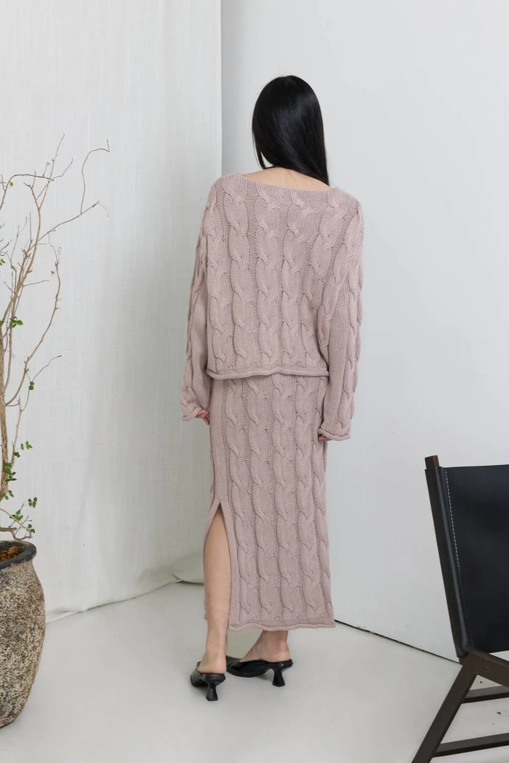 The Charlotte Sweater | Detailed V-Neck Cable Knit Pullover: CREAM / SMALL